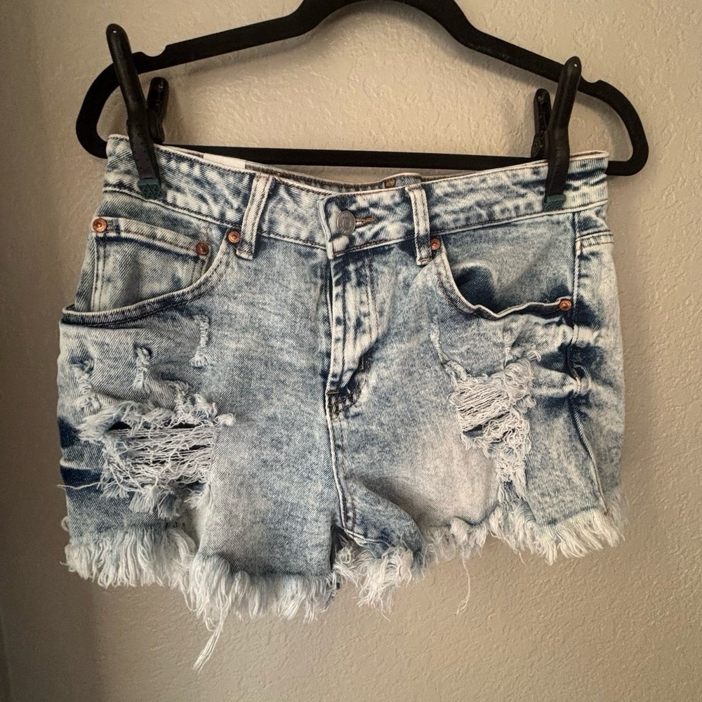 Almost famous‎  women's Jean shorts 9